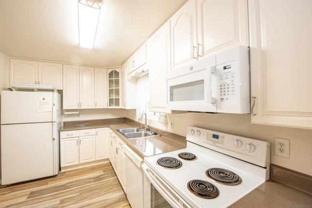 14728 Jeff Park Lane, Poway CA: https://media.crmls.org/mediaz/bf0f1f9c-edd0-49ab-afda-da2de3eb69fc.jpg