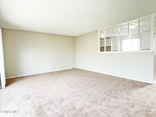 2234 Callahan Avenue, Simi Valley CA: https://media.crmls.org/mediaz/bf0f38f7-1256-449f-9381-595cb7a72254.jpg