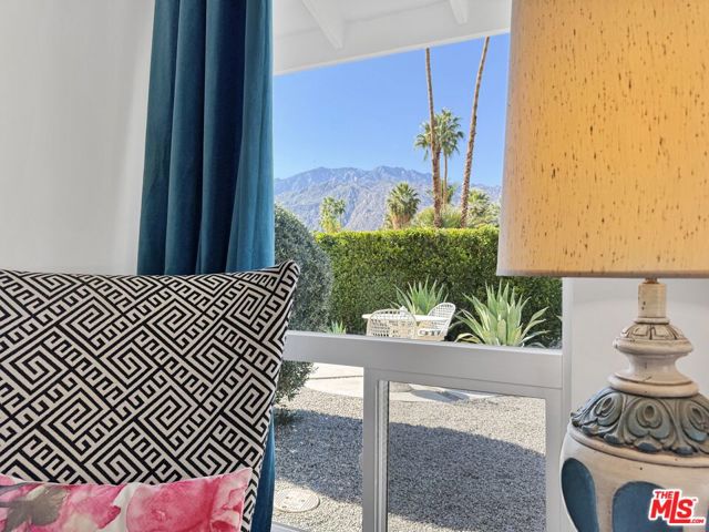2235 E Paseo Gracia, Palm Springs CA: https://media.crmls.org/mediaz/bf0fbdca-c700-4830-900d-025b3271d42a.jpg