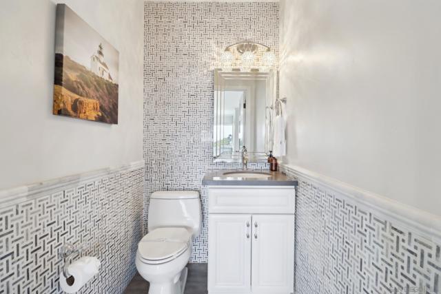 4611 Santa Cruz Ave, San Diego CA: https://media.crmls.org/mediaz/bf10377c-891b-4a6e-8164-75d8ef119b2f.jpg