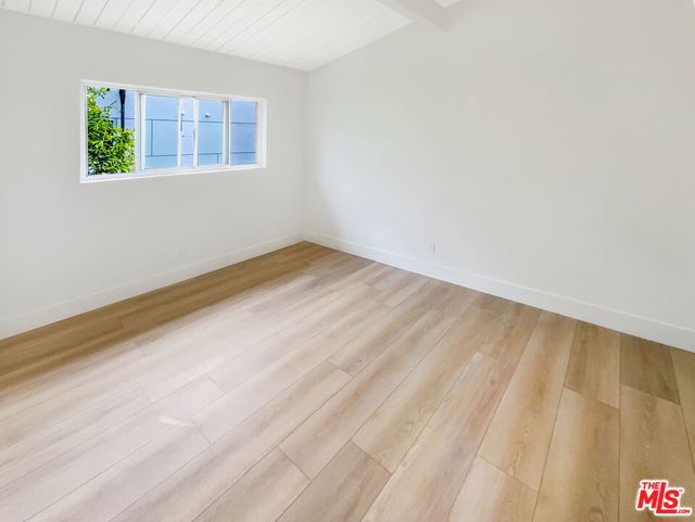 2909 10th Street, Santa Monica CA: https://media.crmls.org/mediaz/bf105e8f-00d1-4c28-82ed-7f013b7b4c5d.jpg