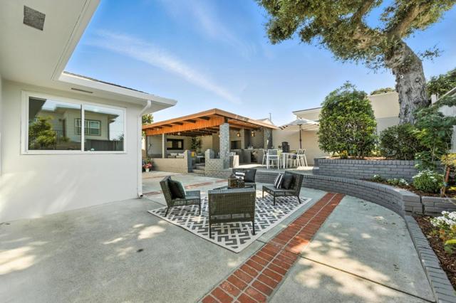 1414 Shafter Street, San Mateo CA: https://media.crmls.org/mediaz/bf10d35f-a8e7-49b4-8200-c2c6fc378bd1.jpg