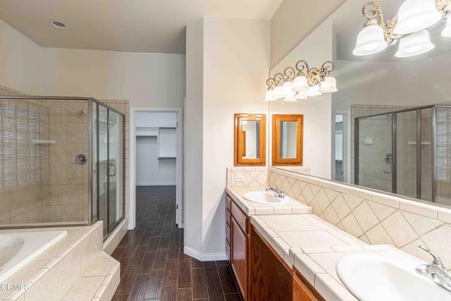 15617 Screaming Eagle Avenue, Bakersfield CA: https://media.crmls.org/mediaz/bf111d02-25d5-4828-900e-7c35e9bd064e.jpg