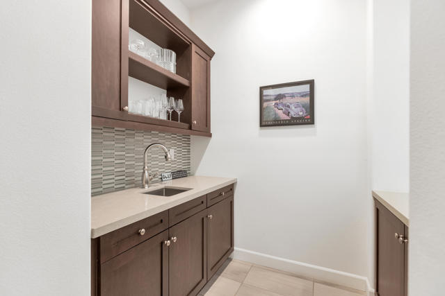 81805 Four Seasons Place, La Quinta CA: https://media.crmls.org/mediaz/bf129203-e561-482e-942f-03d5061d84f0.jpg