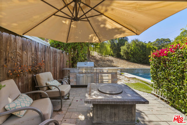 4949 San Feliciano Drive, Woodland Hills CA: https://media.crmls.org/mediaz/bf12b5c5-df90-4556-8758-a3467b7a9af7.jpg