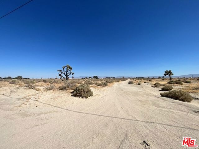 27 Street E Avenue E-8, Lancaster CA: https://media.crmls.org/mediaz/bf134294-9307-4740-a5cb-250d5a7cfea9.jpg
