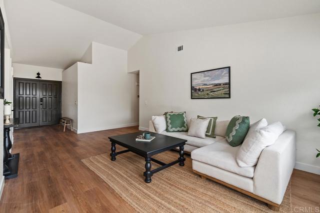 2663 Sutter St, Carlsbad CA: https://media.crmls.org/mediaz/bf137281-ed87-4025-81a7-57cf49706bf8.jpg