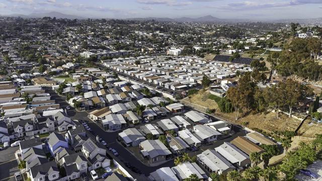 402 63Rd Street, San Diego CA: https://media.crmls.org/mediaz/bf13d088-390d-482e-878f-50c8a7e5e677.jpg