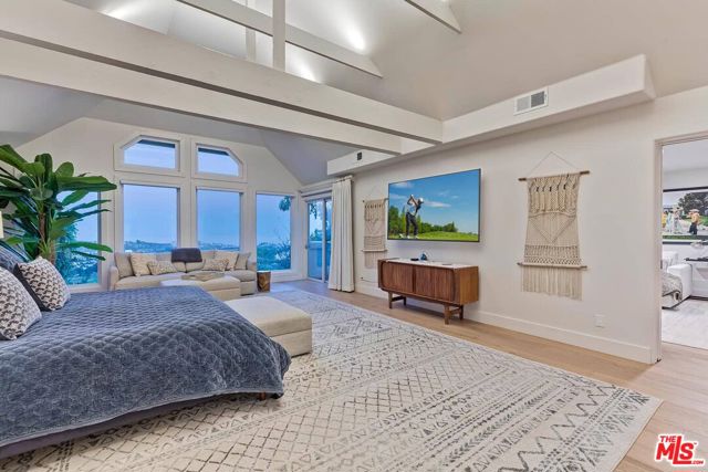 2322 Canyonback Road, Los Angeles CA: https://media.crmls.org/mediaz/bf14976b-422d-4ffe-8fca-3df93f72c9ec.jpg
