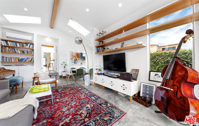 4066 Alla Road, Los Angeles CA: https://media.crmls.org/mediaz/bf14d7ba-96ae-4cb0-a3c8-62c2998fe41e.jpg