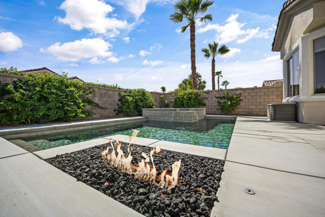 78189 Kensington Avenue, Palm Desert CA: https://media.crmls.org/mediaz/bf1534a4-809e-4a5e-a3f8-745f2ca5b331.jpg