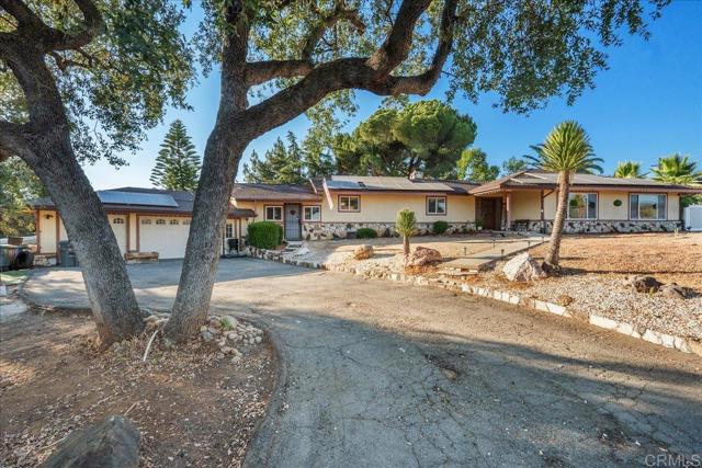 Detail Gallery Image 1 of 23 For 2894 Scenic View Rd, Alpine,  CA 91901 - 3 Beds | 3 Baths