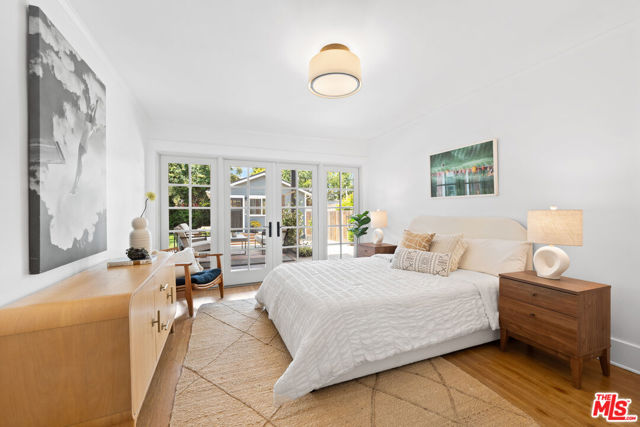 607 S Orange Drive, Los Angeles CA: https://media.crmls.org/mediaz/bf15e1f9-2541-4087-af07-3521ae3a3913.jpg