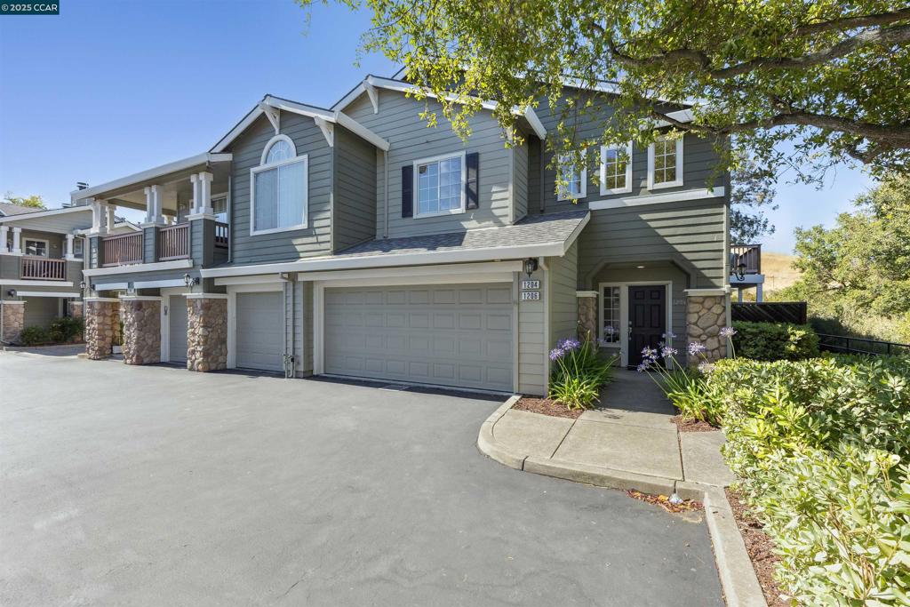 1204 Destiny Ln