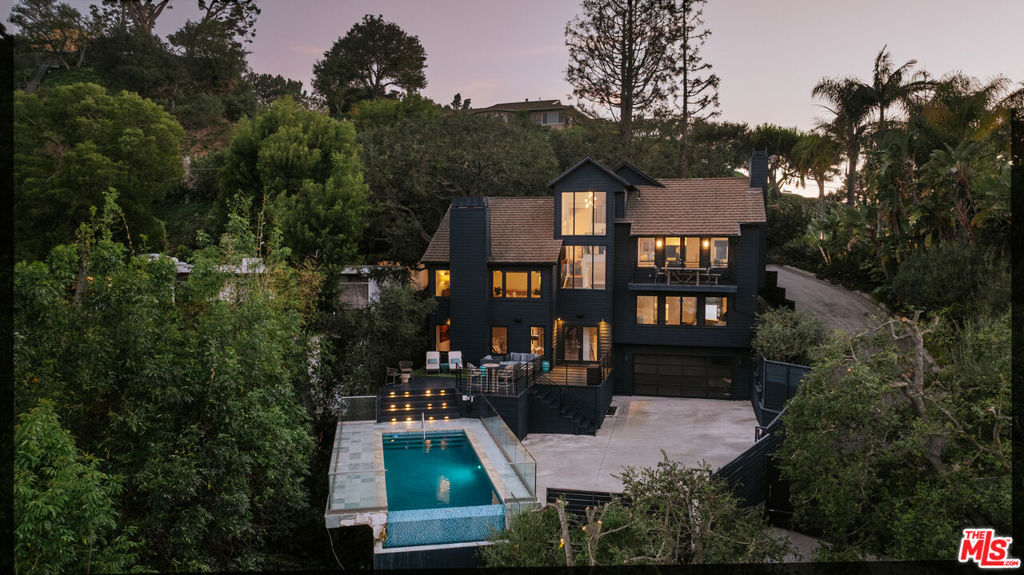 7825 Torreyson Drive