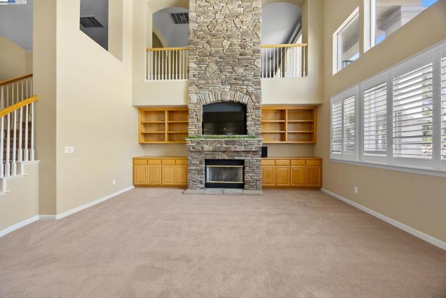 2132 Gold Poppy St, Brentwood CA: https://media.crmls.org/mediaz/bf172fe3-2b37-41ef-807e-3178f00bde89.jpg