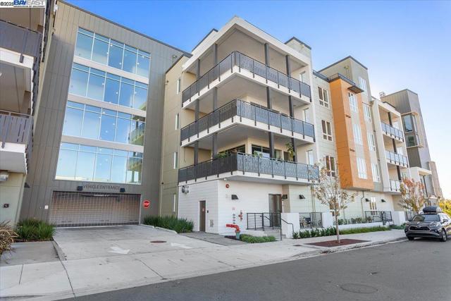 2250 Kilowatt Way, Fremont CA: https://media.crmls.org/mediaz/bf1731de-3478-435a-a8aa-dd8af3eba284.jpg