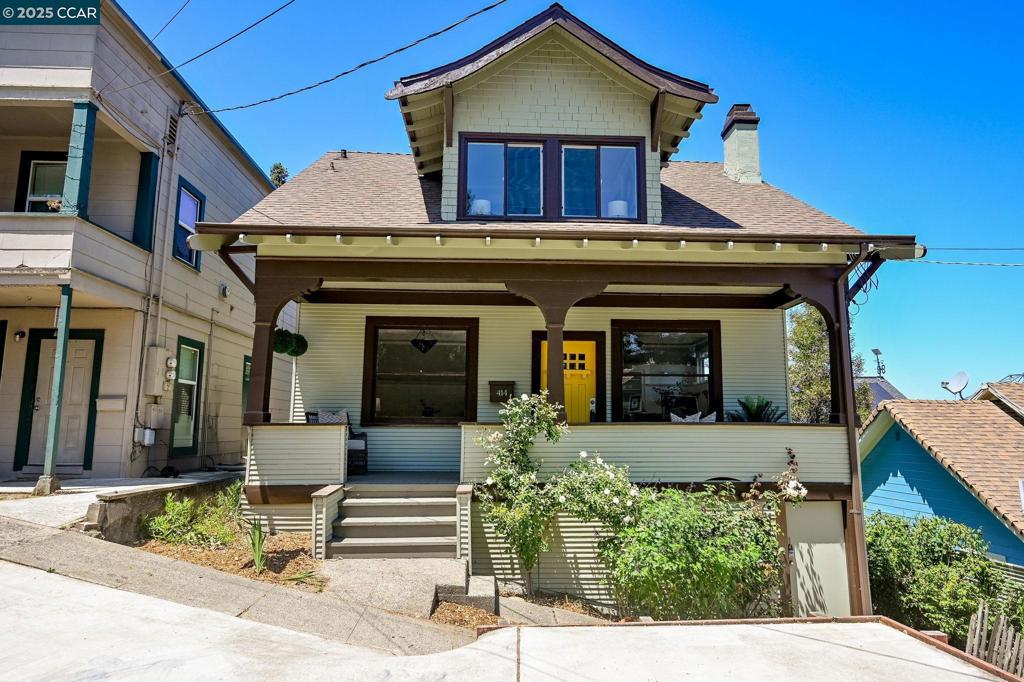414 Bay St