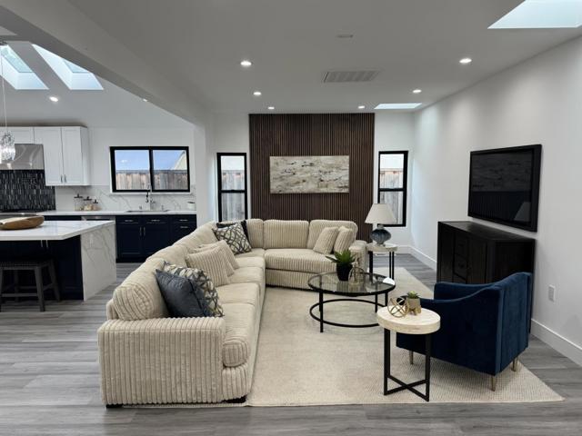 3211 Pentland Court, San Jose CA: https://media.crmls.org/mediaz/bf18f1e8-6365-4351-858a-dff9a57fee27.jpg