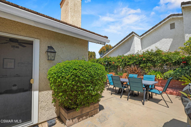 4570 N Vistapark Drive, Moorpark CA: https://media.crmls.org/mediaz/bf1a55cf-0325-4b62-881d-08b448faa03e.jpg