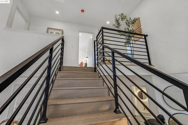 2863 El Capitan Dr, Pleasanton CA: https://media.crmls.org/mediaz/bf1b4b75-99fb-4897-a3eb-2059a1ba8206.jpg