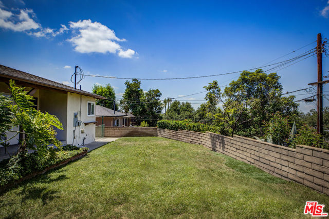1142 Arbor Dell Road, Los Angeles CA: https://media.crmls.org/mediaz/bf1cb510-de73-4418-ad1f-60c5ca075e3f.jpg