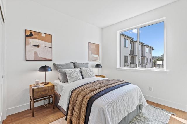 943 Woodside Road, Redwood City CA: https://media.crmls.org/mediaz/bf1d0aa3-6018-4654-9926-e614cf859889.jpg