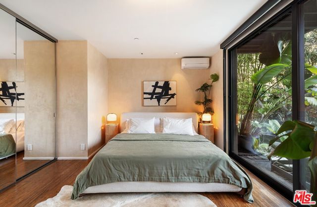 2020 Wattles Drive, Los Angeles CA: https://media.crmls.org/mediaz/bf1d6292-b14b-4689-81f5-ce15eb92c521.jpg