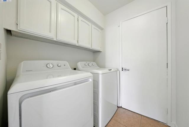 2524 Brazil Ct, Antioch CA: https://media.crmls.org/mediaz/bf1d6f9f-2c84-44f6-a6a2-6fe23374076e.jpg
