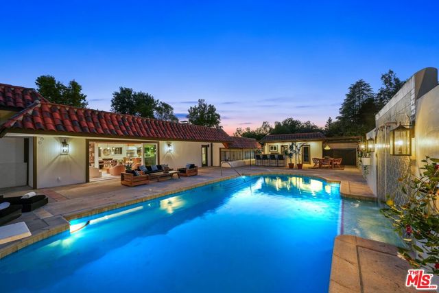 431 Montana Circle, Ojai CA: https://media.crmls.org/mediaz/bf1d78e5-2b26-467f-9d20-0d7abeb91f61.jpg
