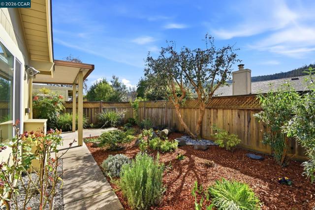 Image 5 of 37 For 6538 Stonecroft Ter