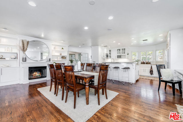 5711 Colbath Avenue, Valley Glen CA: https://media.crmls.org/mediaz/bf1e2879-7fe1-4118-8934-0e38b6c3af0d.jpg