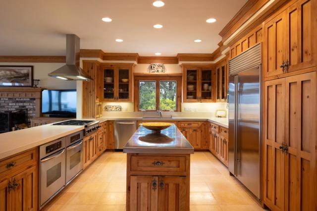 1238 Padre Lane, Pebble Beach CA: https://media.crmls.org/mediaz/bf1e4ba7-00bf-414a-a7a2-24c35ab48256.jpg