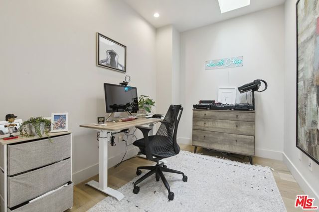1310 Preston Way, Venice CA: https://media.crmls.org/mediaz/bf1e5217-4b98-4a41-9f1e-be919da637d1.jpg
