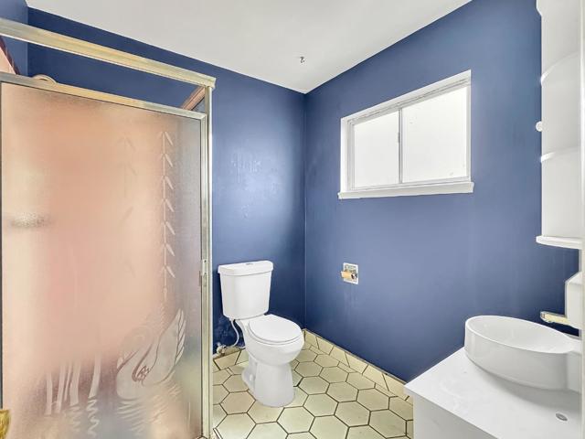 324 Glencourt Way, Pacifica CA: https://media.crmls.org/mediaz/bf1e7273-1068-40f5-8791-73715ae19a4d.jpg