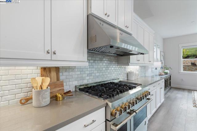 7259 Lembert Hills Dr, Dublin CA: https://media.crmls.org/mediaz/bf201f33-6d70-4ffe-ae91-2be1df17bcbd.jpg