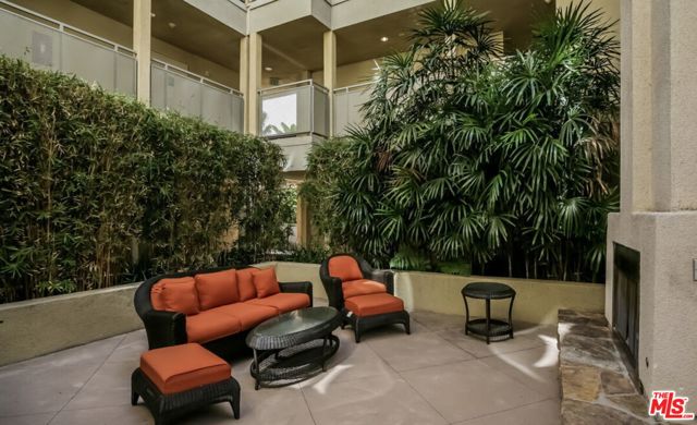 13200 Pacific, Playa Vista CA: https://media.crmls.org/mediaz/bf2048ce-a354-438e-ac15-b97ef8aee77a.jpg