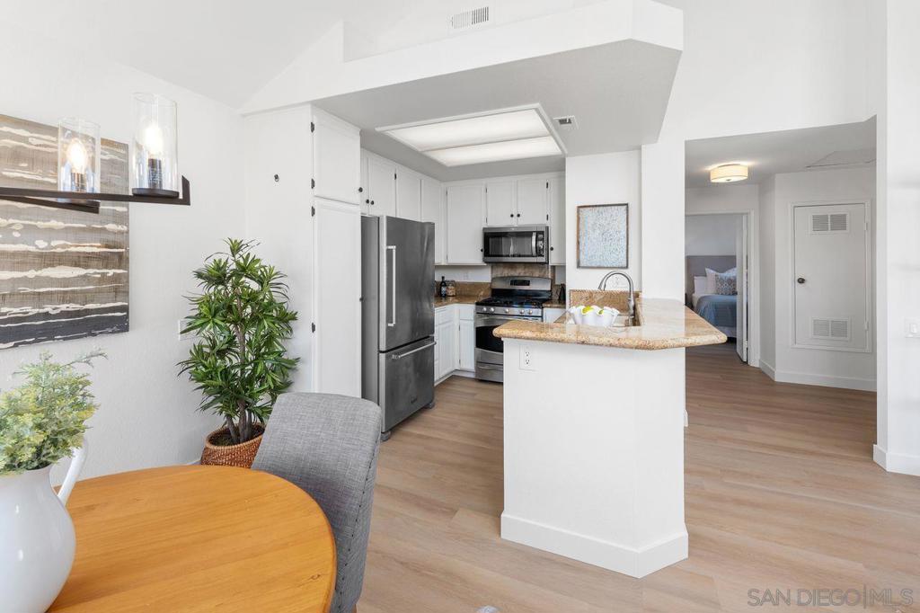 4045 Carmel View Rd - photo 4