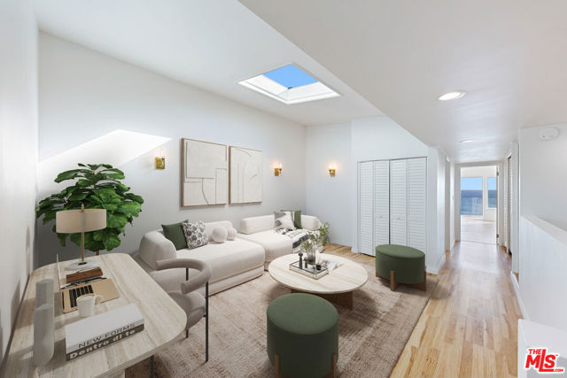 20438 Pacific Coast Highway, Malibu CA: https://media.crmls.org/mediaz/bf21e50a-b490-491e-836c-c2587b4f1f66.jpg