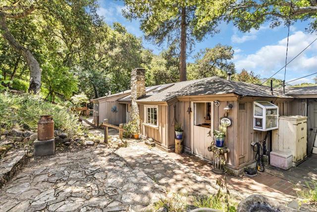 134 El Hermorro, Carmel Valley CA: https://media.crmls.org/mediaz/bf234fe1-c6a7-438e-86c9-4504ec04eda9.jpg