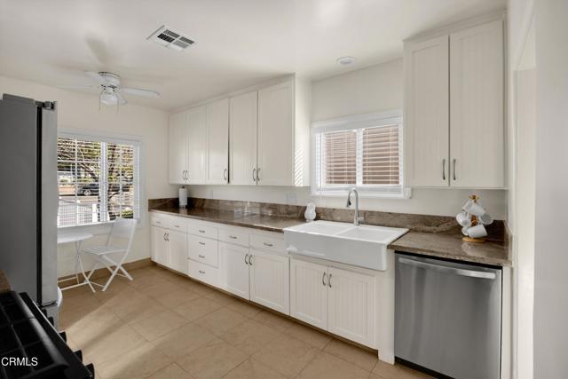 Detail Gallery Image 19 of 49 For 1932 E Washington Bld, Pasadena,  CA 91104 - 5 Beds | 4 Baths