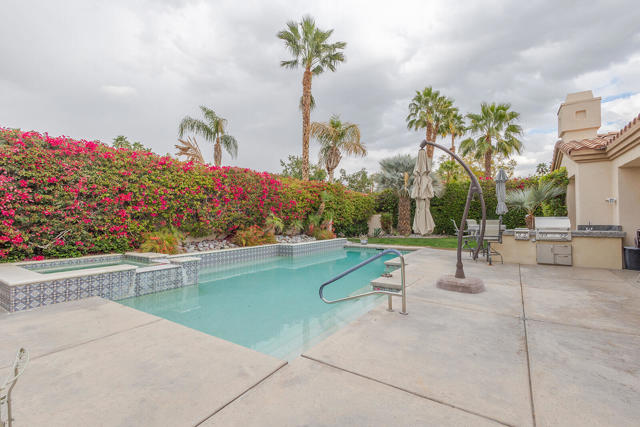 64 Laken Lane, Palm Desert CA: https://media.crmls.org/mediaz/bf23b04d-bea7-4150-b74e-f6c355c151a2.jpg