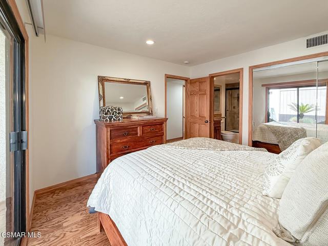 16030 Moorpark Street, Encino CA: https://media.crmls.org/mediaz/bf23be44-0463-4be0-85ce-e6898305a128.jpg