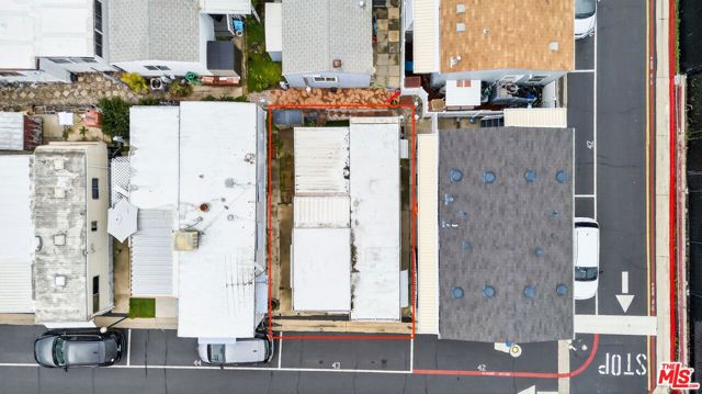 11250 Playa Street, Culver City CA: https://media.crmls.org/mediaz/bf243b70-74ac-44e4-94e5-feb2bd1d03ec.jpg