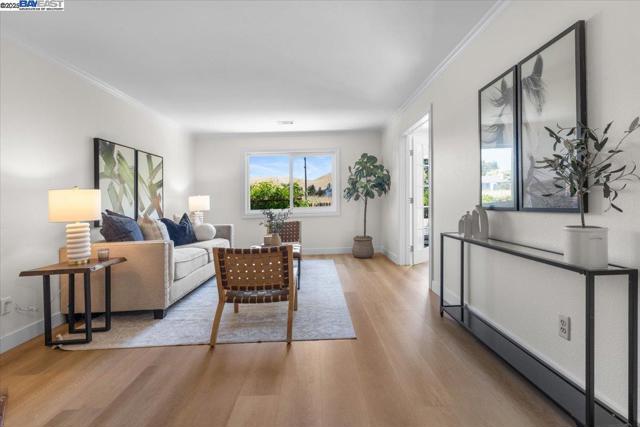 8351 Mulberry Pl, Dublin CA: https://media.crmls.org/mediaz/bf24417e-12e5-4966-a665-70e57f078646.jpg