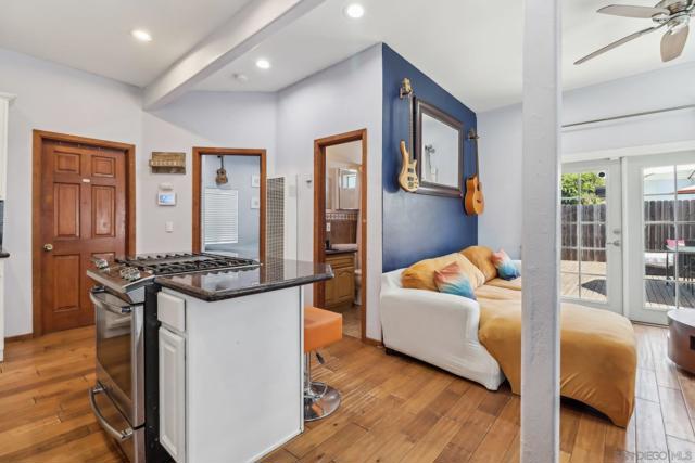 529 Olivewood Ter, San Diego CA: https://media.crmls.org/mediaz/bf248675-8192-4844-832b-b356cf2142f3.jpg