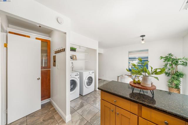 2658 Oliver Dr, Hayward CA: https://media.crmls.org/mediaz/bf25eb77-221c-4e8c-b242-246f960ca7c6.jpg