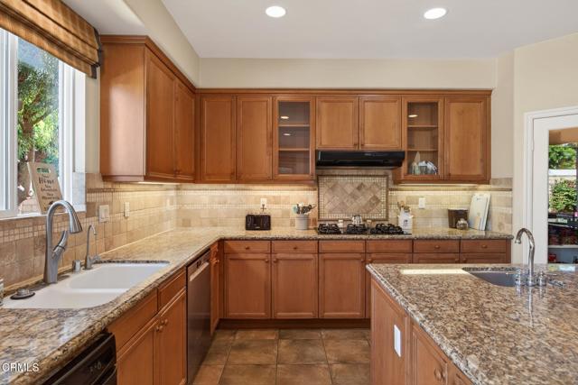 Detail Gallery Image 21 of 78 For 650 Charleston Pl, Ventura,  CA 93004 - 4 Beds | 3 Baths