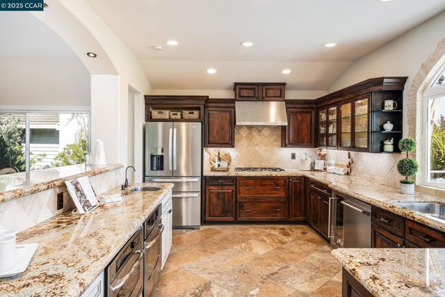 4040 Westminster Pl, Danville CA: https://media.crmls.org/mediaz/bf262dc2-0be2-4dc8-8b18-aa258d6fff79.jpg