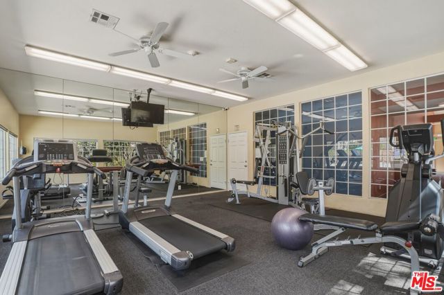 675 Oak Run Trail, Oak Park CA: https://media.crmls.org/mediaz/bf26339d-b9e9-411a-8e82-8687e1f8ab1f.jpg